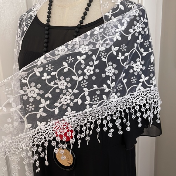 Black and white dress 👗 - Picture 13 of 13